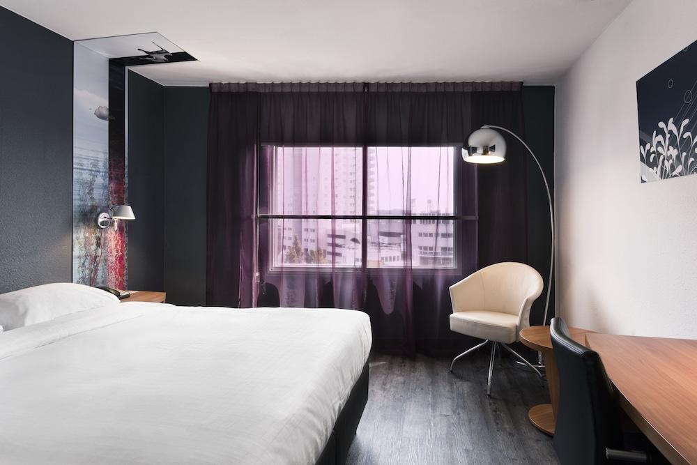 Doubletree By Hilton Rotterdam Centre Ξενοδοχείο Εξωτερικό φωτογραφία