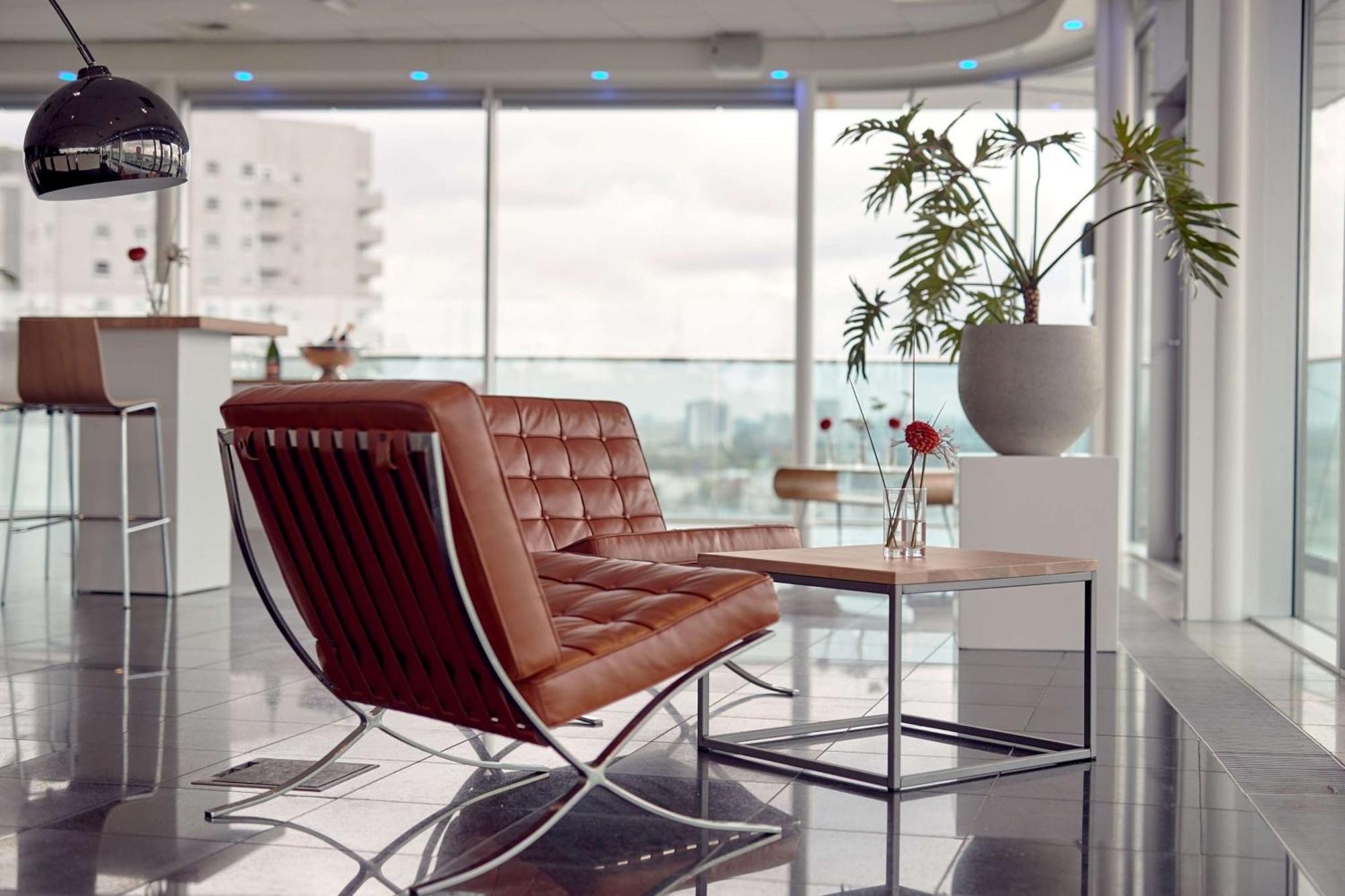 Doubletree By Hilton Rotterdam Centre Ξενοδοχείο Εξωτερικό φωτογραφία