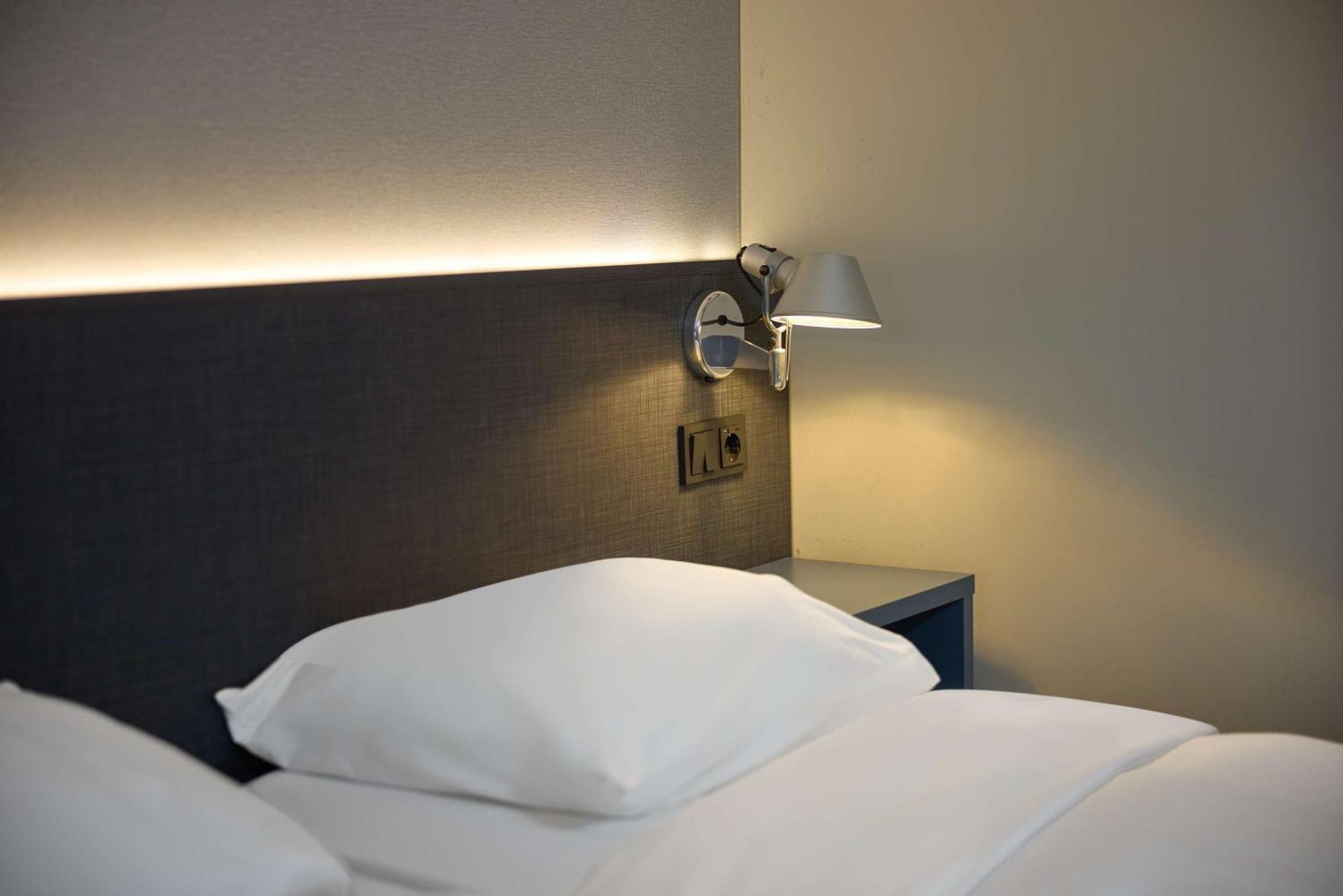Doubletree By Hilton Rotterdam Centre Ξενοδοχείο Εξωτερικό φωτογραφία
