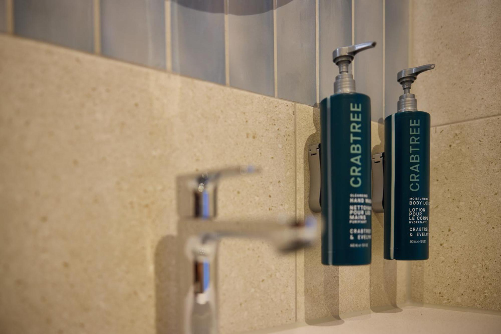 Doubletree By Hilton Rotterdam Centre Ξενοδοχείο Εξωτερικό φωτογραφία