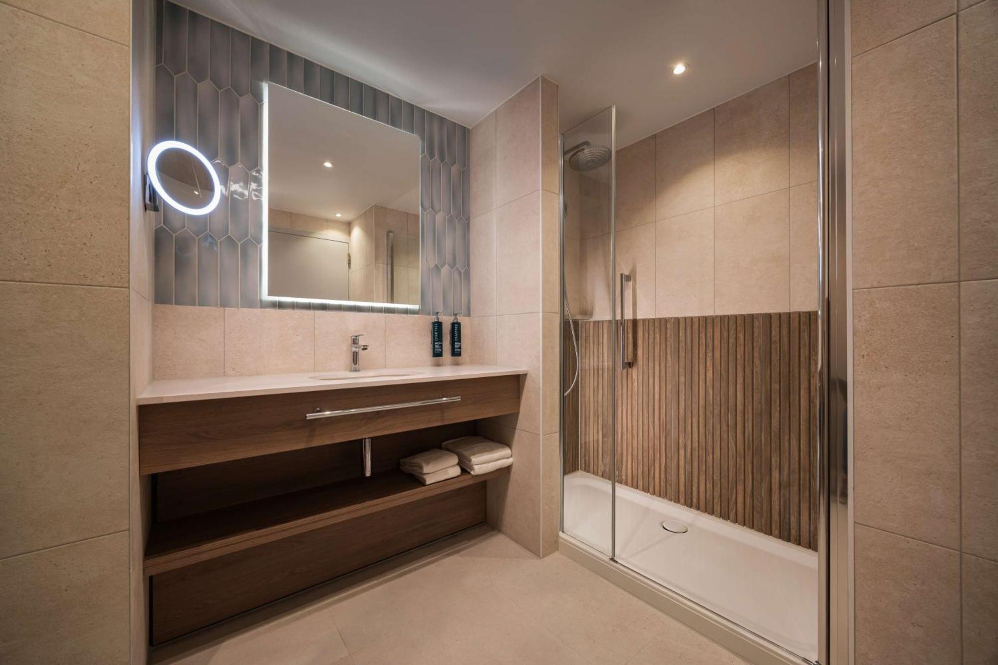 Doubletree By Hilton Rotterdam Centre Ξενοδοχείο Εξωτερικό φωτογραφία