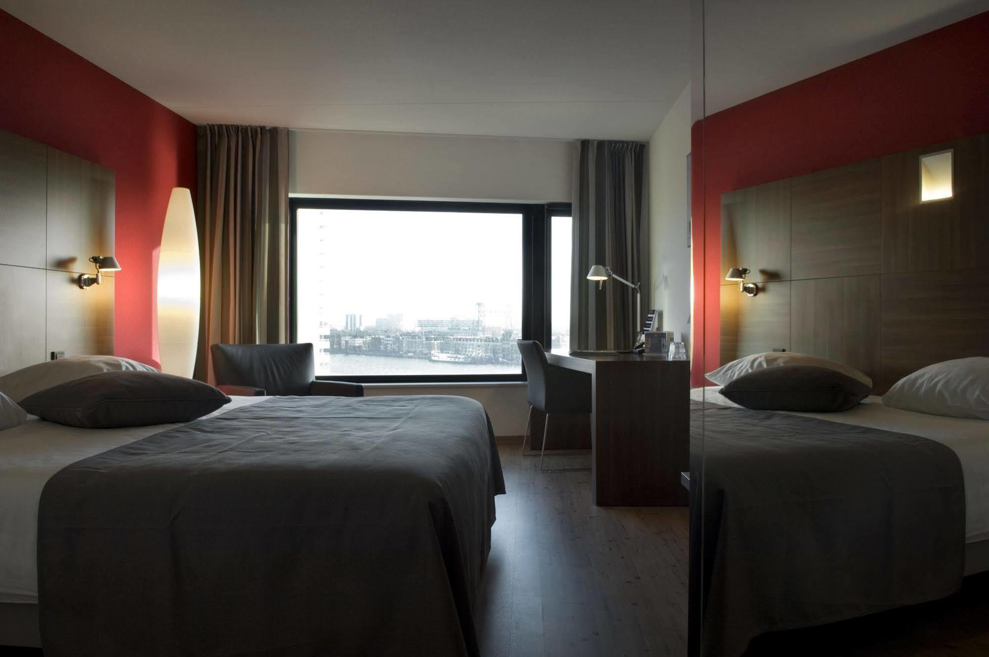 Doubletree By Hilton Rotterdam Centre Ξενοδοχείο Εξωτερικό φωτογραφία