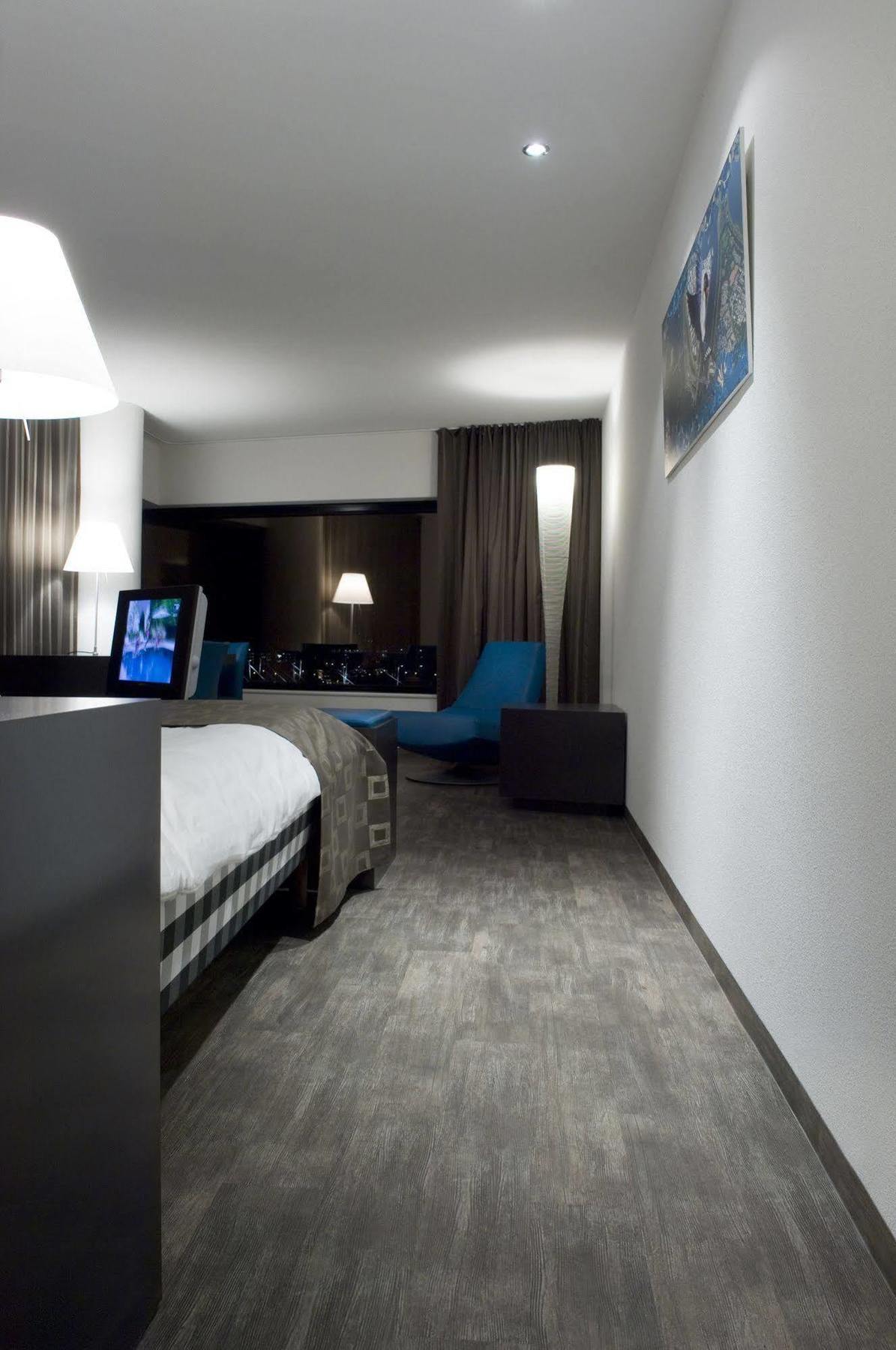 Doubletree By Hilton Rotterdam Centre Ξενοδοχείο Δωμάτιο φωτογραφία